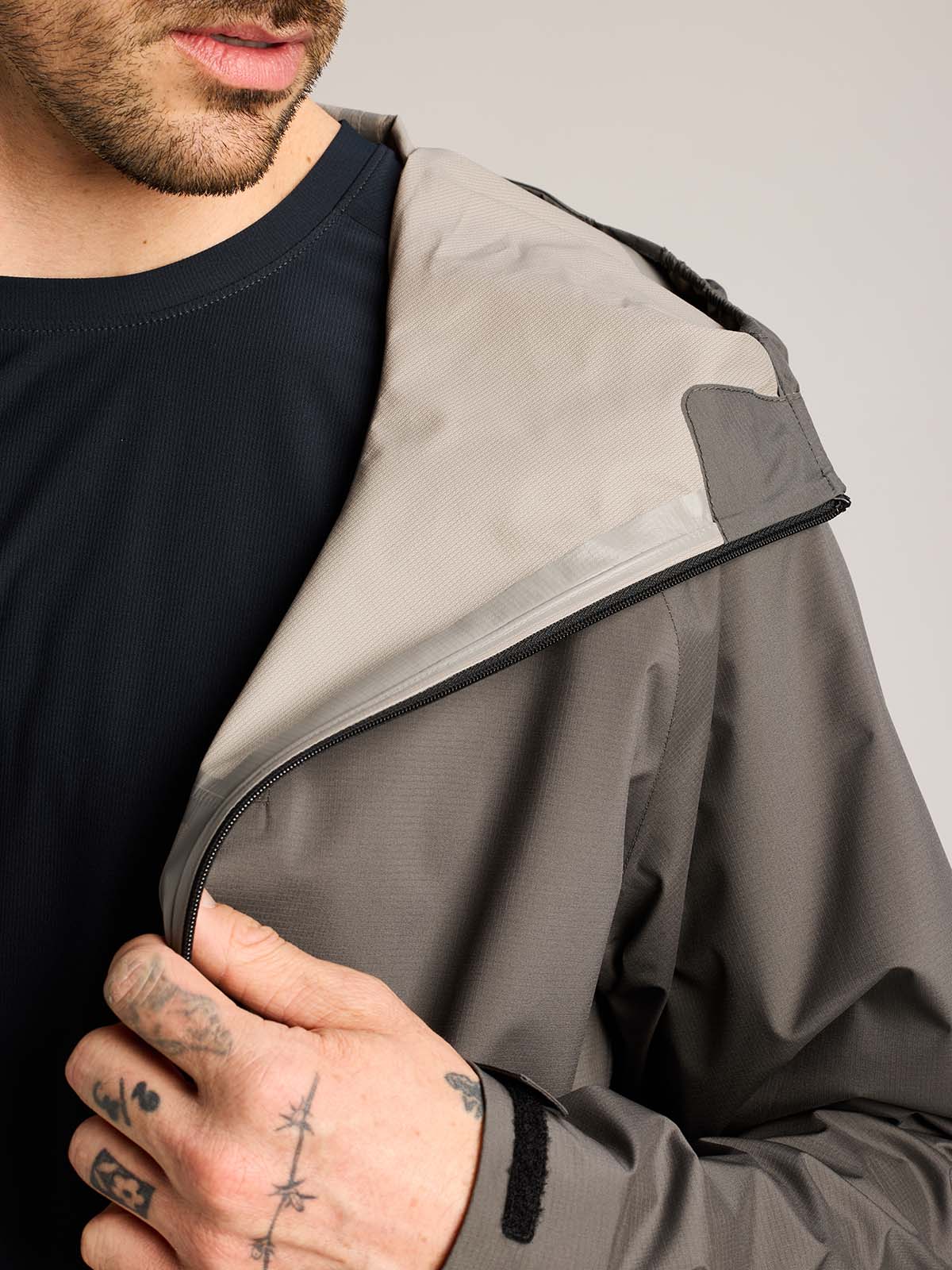 Stratus Rain Shell - Image 13